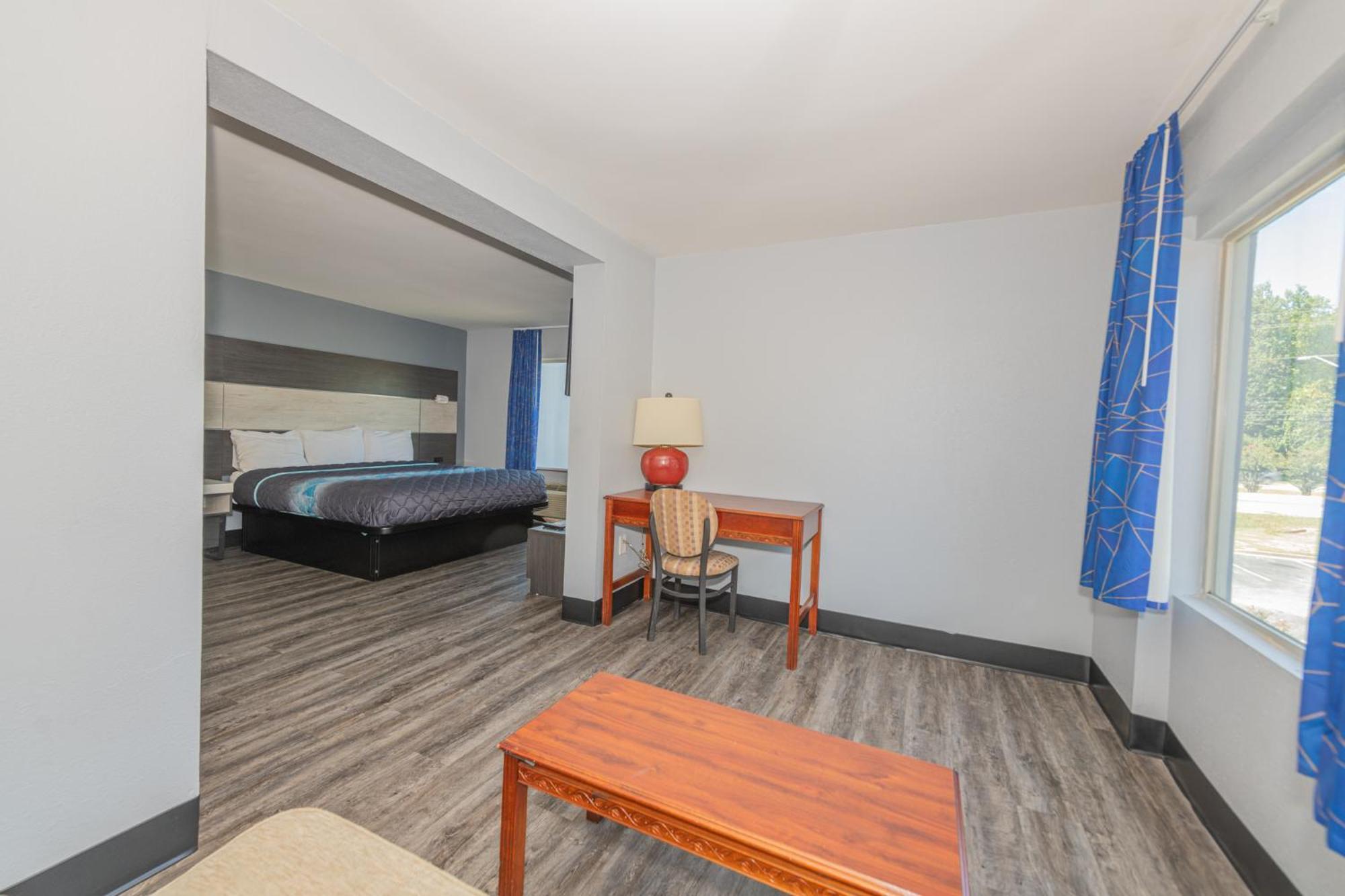 Jamestown Inn & Suites リバーデイル エクステリア 写真