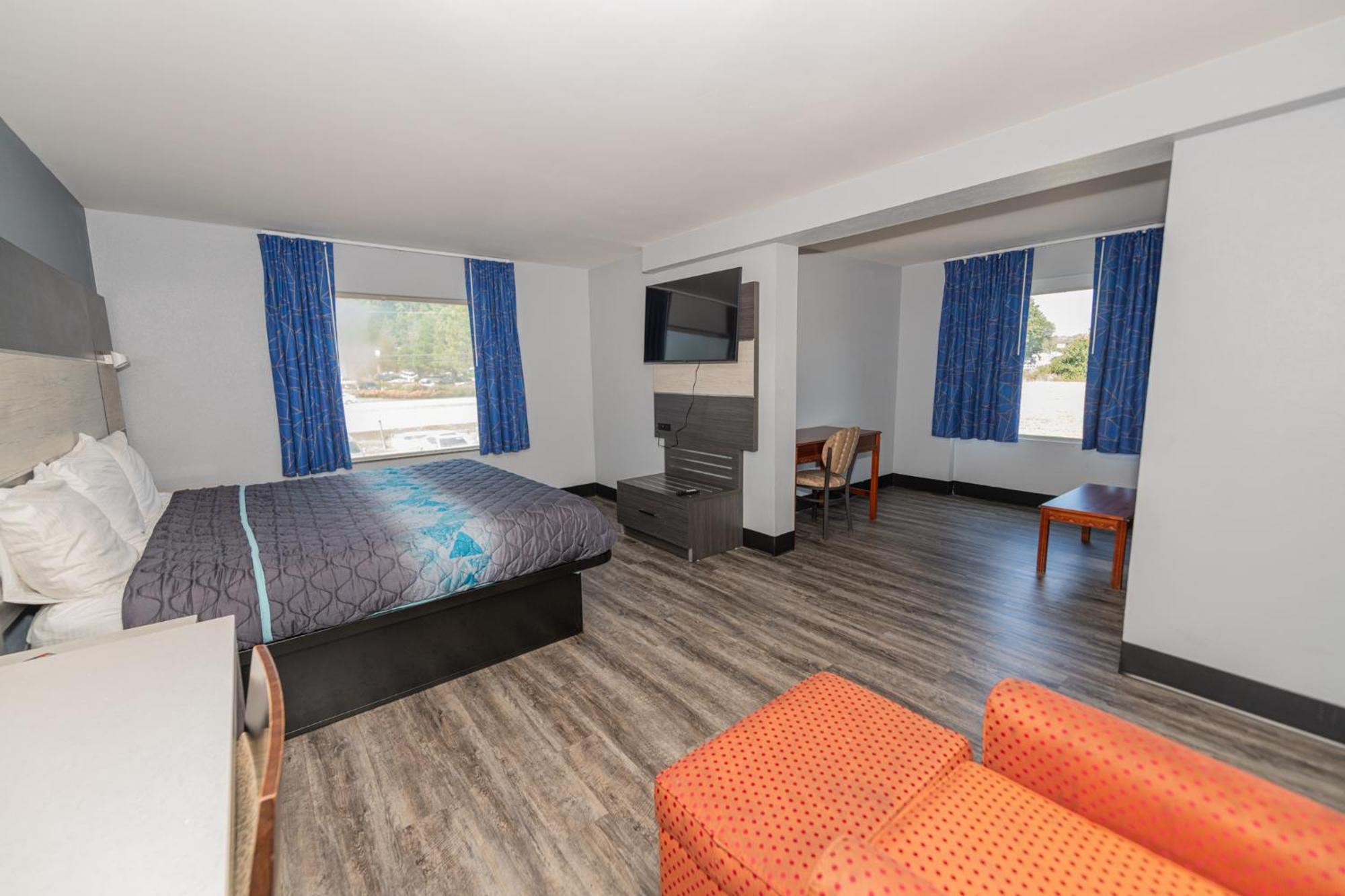 Jamestown Inn & Suites リバーデイル エクステリア 写真